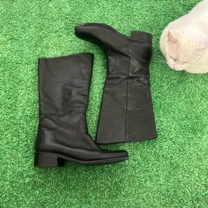 Vibram Women's Black and Brown Boots
